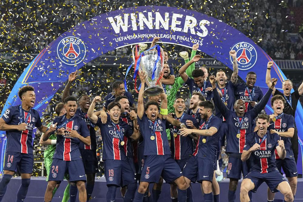 拜仁官方：格纳布里因膝盖问题缺席今日比赛